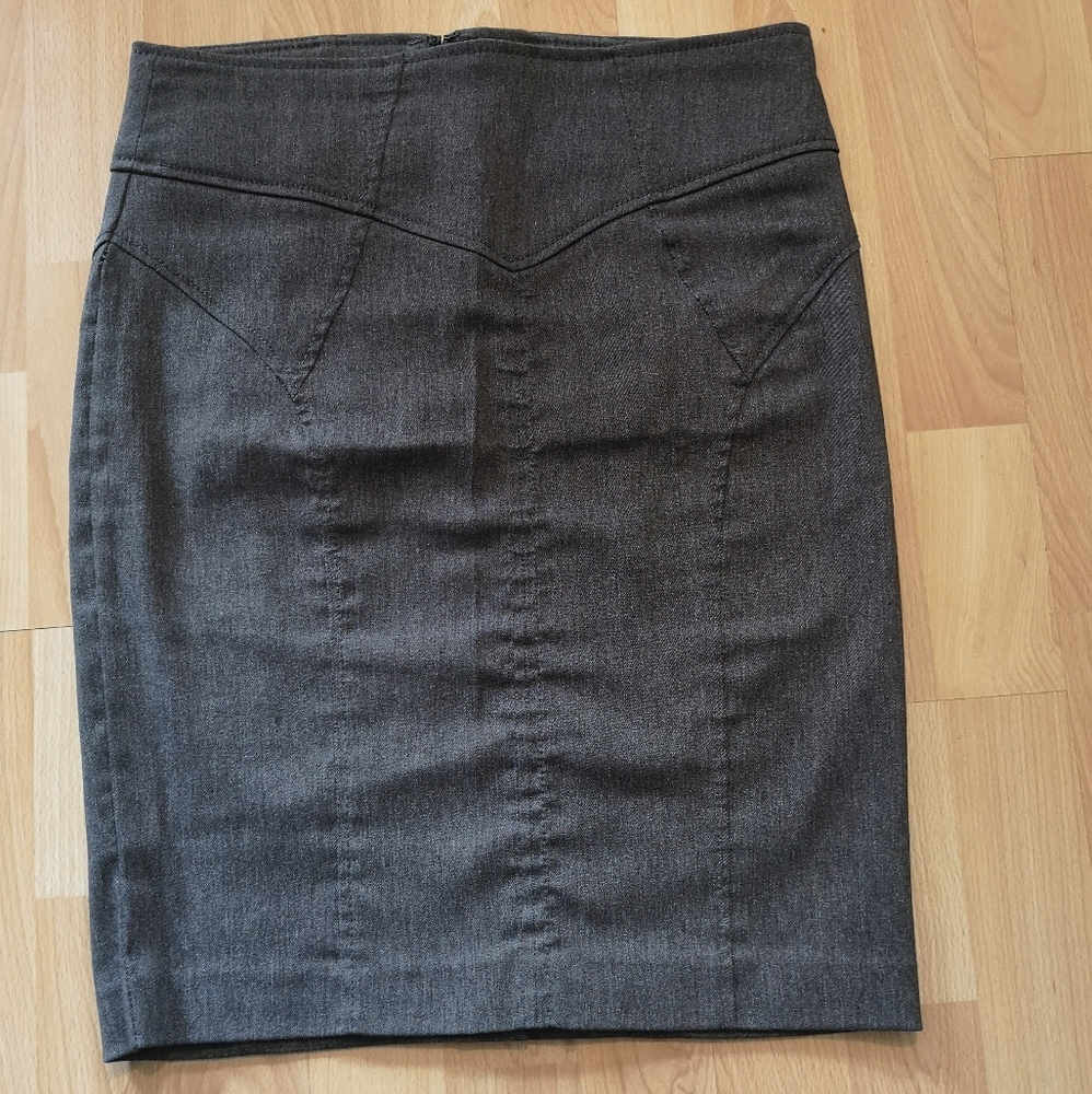 Super elegant grey skirt